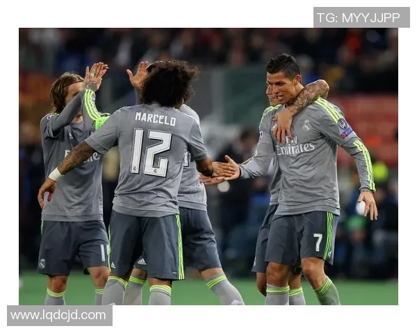 全球足坛十大传奇球星巅峰时刻精彩回顾