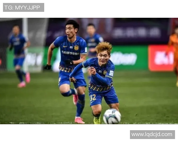 当今中国足球新星崛起 聚焦当下最具影响力的球员与未来希望